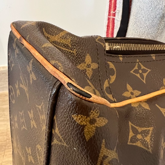 Authentic Louis Vuitton Monogram Manhattan PM Bag - Picture 9 of 16